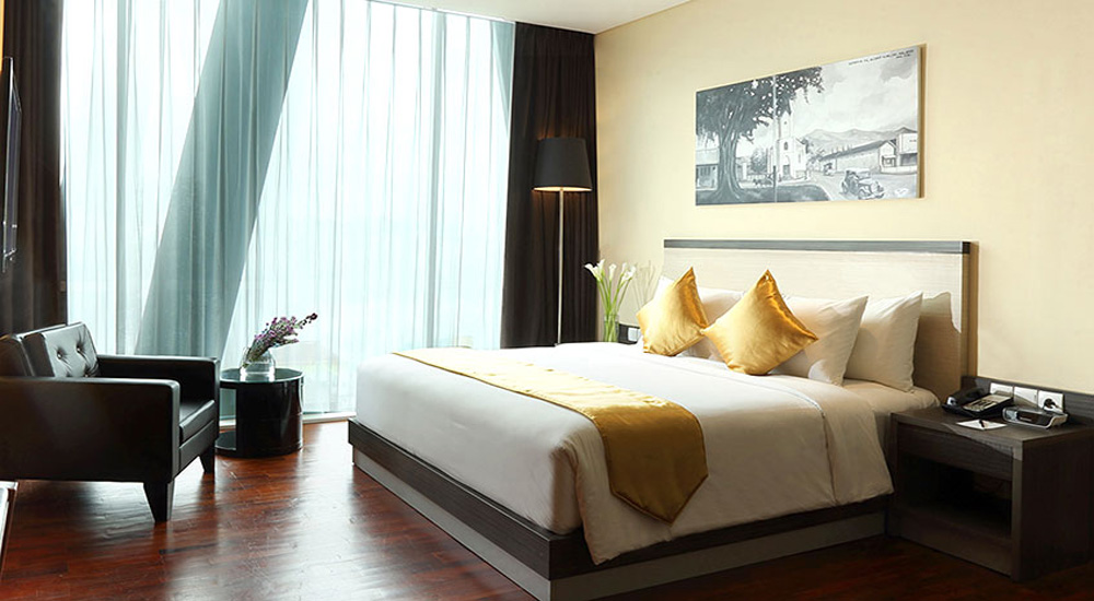 DELUXE ROOM
